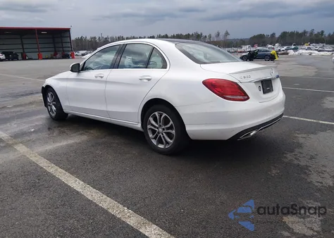 2016 Mercedes-Benz C 300 4Matic из США, поврежденный, VIN 55SWF4KB6GU098413